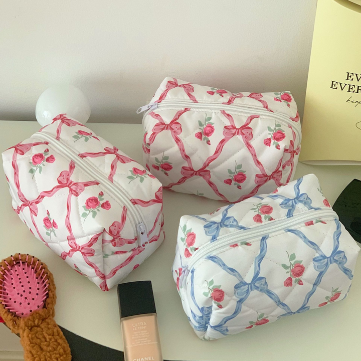 Emília | Bolsa com Estampa Floral Acolchoada