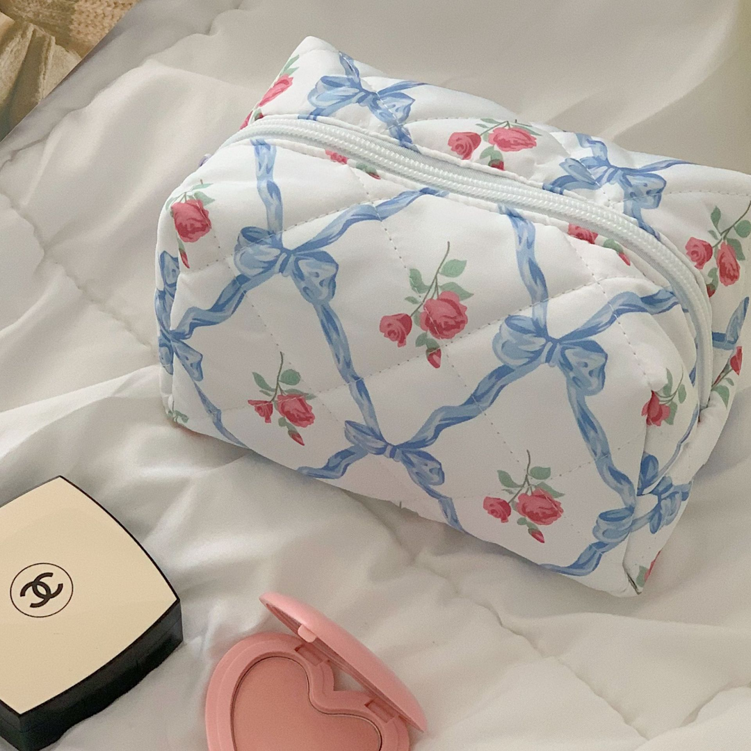 Emília | Bolsa com Estampa Floral Acolchoada