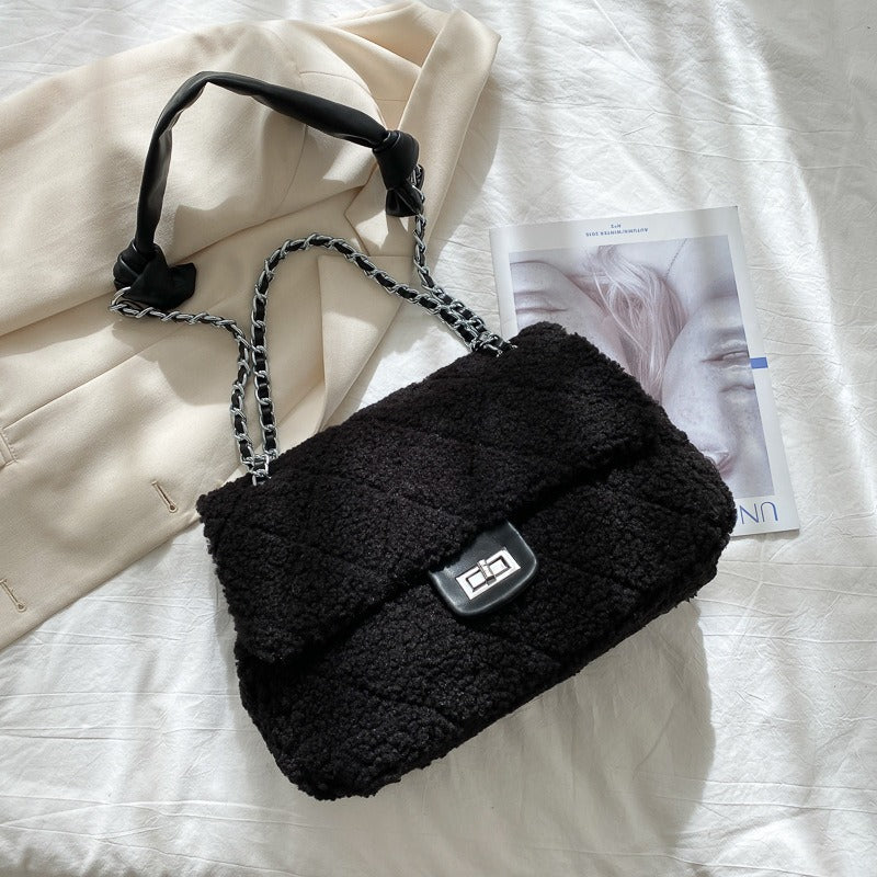 Dália | Bolsa de Ombro de Pelúcia de Cordeiro
