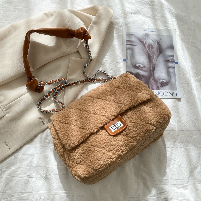 Dália | Bolsa de Ombro de Pelúcia de Cordeiro