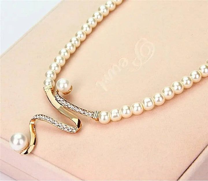 Set Collar y Pendientes Perlas Naturales