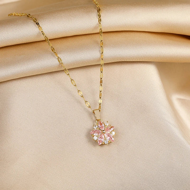 Collar Sakura Rosa Romántico en Acero