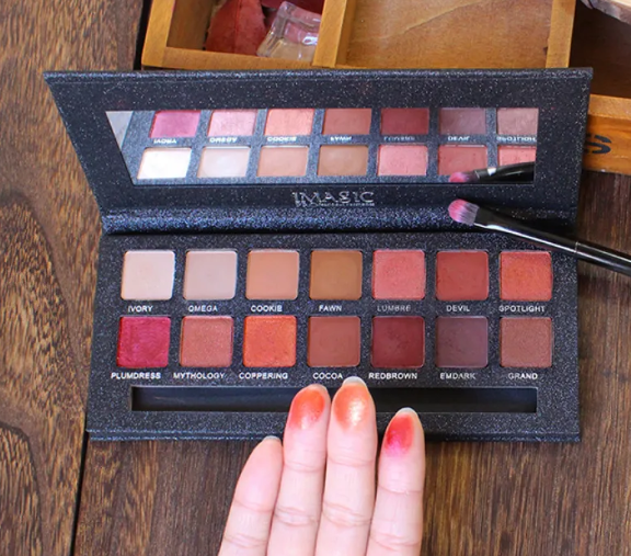 Diana | Paleta de Sombras de 14 Cores